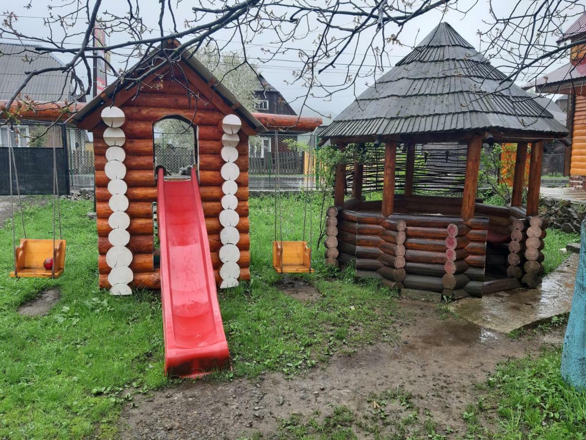 Готель Людмила シネヴィル エクステリア 写真
